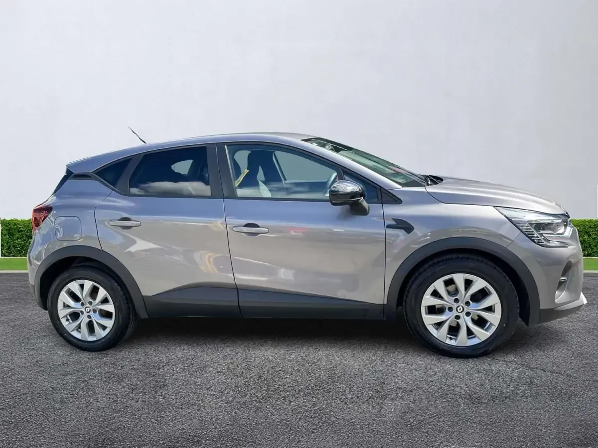 Usado Renault Captur Iconic 91 CV (66 kW) 2021 Gris SUV