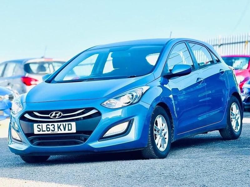 Used Hyundai i30 Active 110 HP (80 kW) 2013 Blue Hatchback
