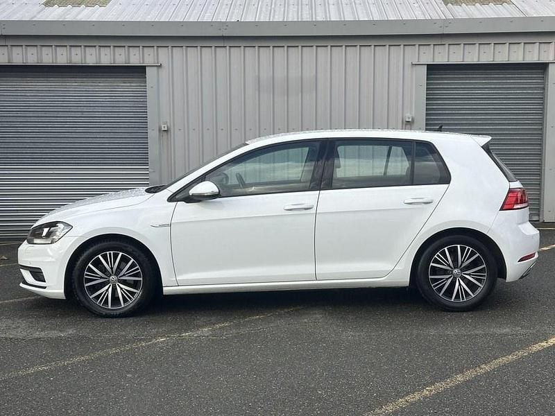 Used VW Golf VII SE 130 HP (95 kW) 2019 White Hatchback