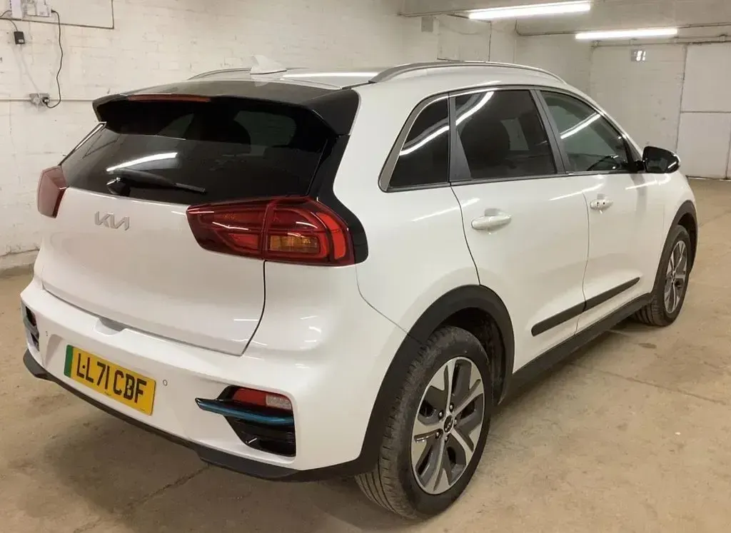 Used Kia Niro 150 kW (204 HP) 2021 White SUV
