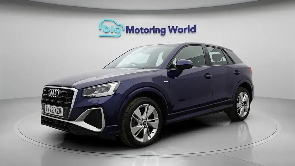 Begagnad Audi Q2 S-Line 150 HK (110 kW) 2022 Blå SUV