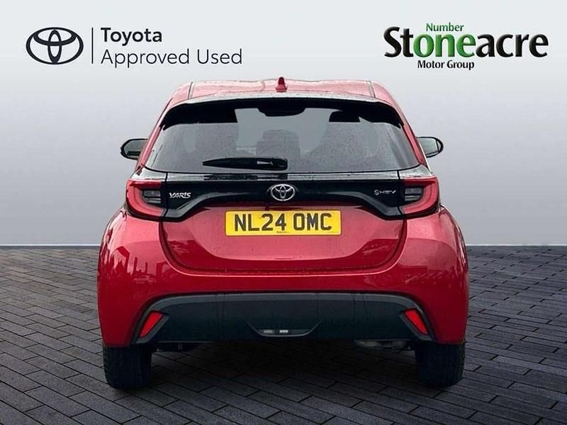 Used Toyota Yaris Hybrid Design 116 HP (85 kW) 2024 Red Hatchback