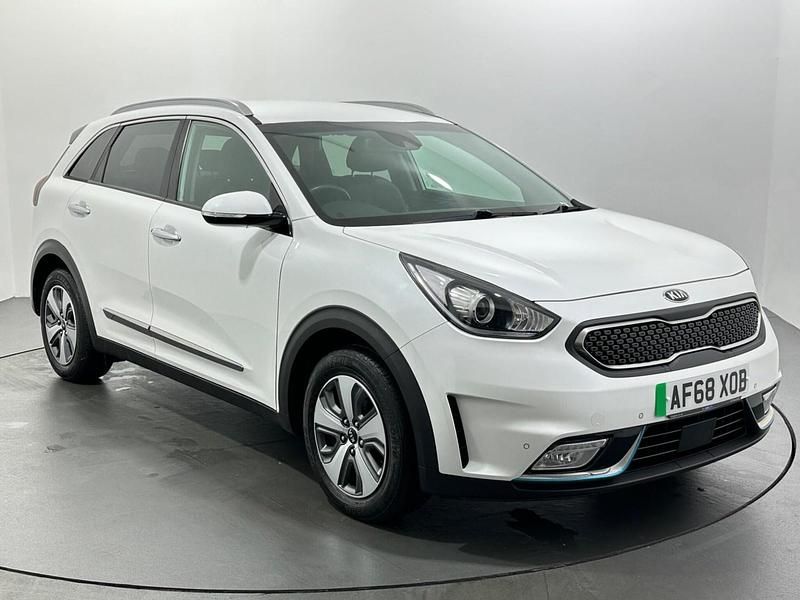 White Used 2018 Kia Niro SUV | £12,651 (Fair price) - Image 1/4