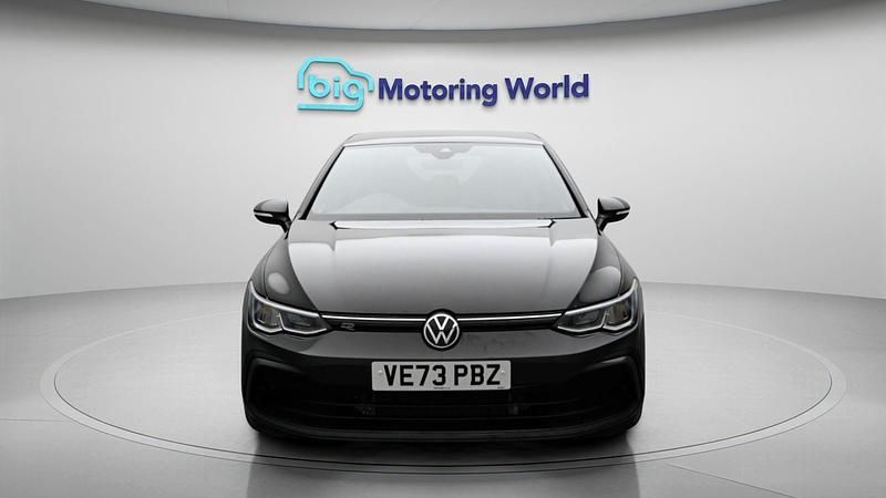 Used VW Golf VIII R-line 148 HP (108 kW) 2024