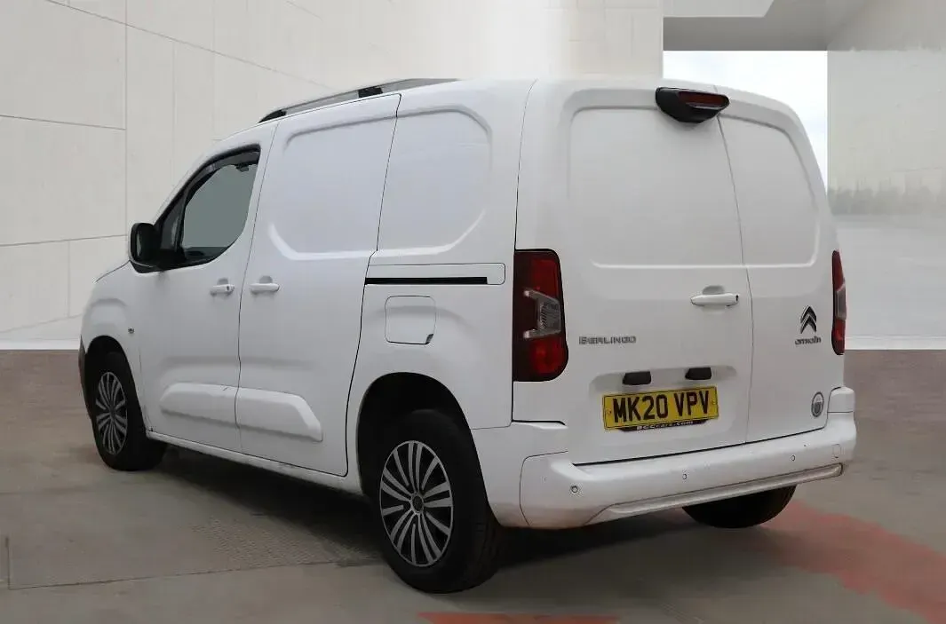 Used Citroën Berlingo Start 100 HP (73 kW) 2020 White MPV