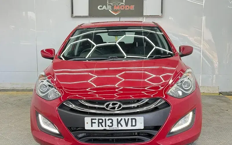 Used Hyundai i30 Active 110 HP (80 kW) 2013 Red Hatchback