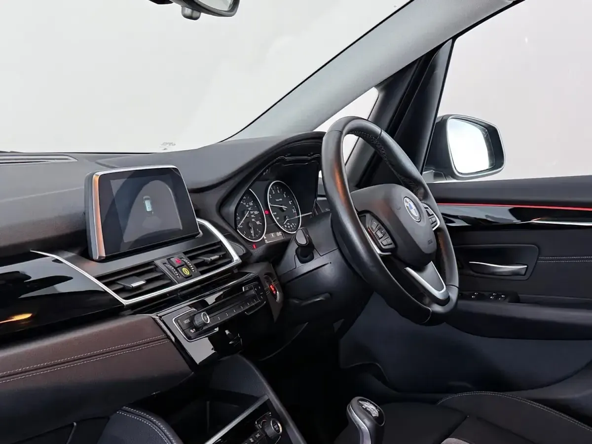 Used BMW 218 Sport Line 2018 Black Hatchback