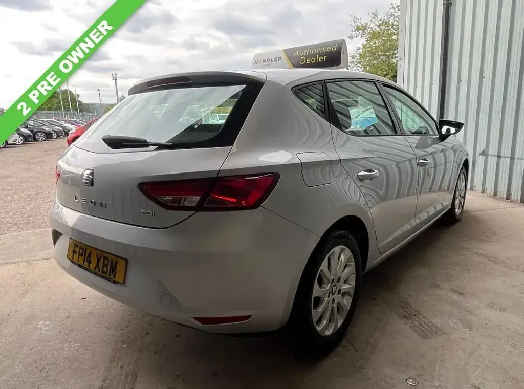 Used Seat Leon Ecomotive 110 HP (80 kW) 2014 Silver Hatchback