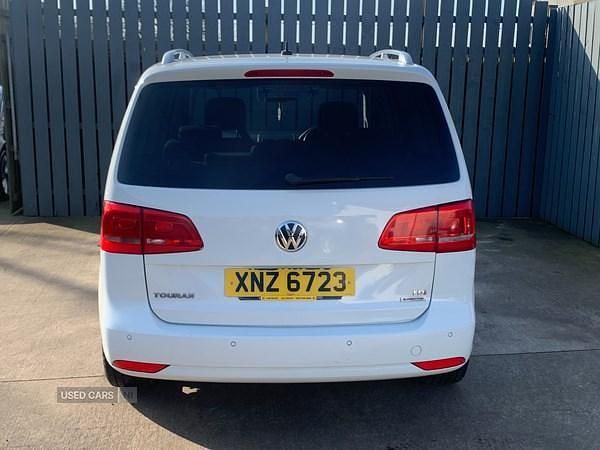 Used VW Touran SE 105 HP (77 kW) 2015 White MPV