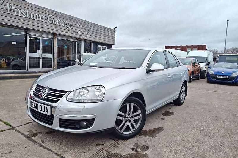 Used VW Jetta SE 122 HP (89 kW) 2010 Silver Sedan