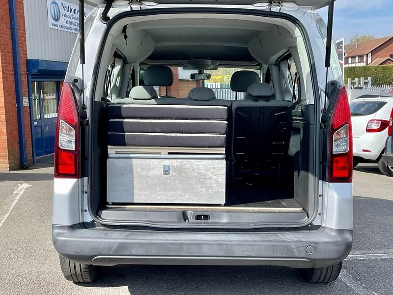 Used Citroën Berlingo Feel 99 HP (72 kW) 2016 Silver MPV