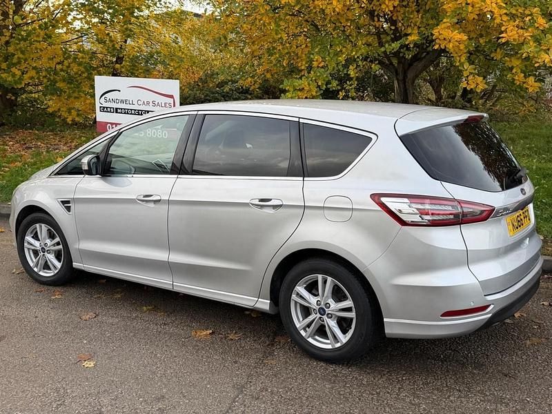 Used Ford S-MAX Titanium 2016 Silver MPV