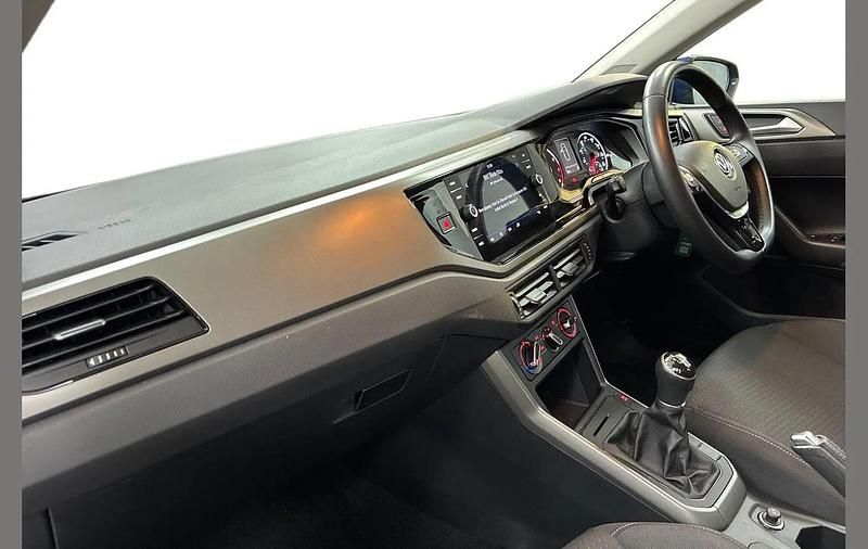 Used VW Polo SE 95 HP (69 kW) 2018 Blue Hatchback