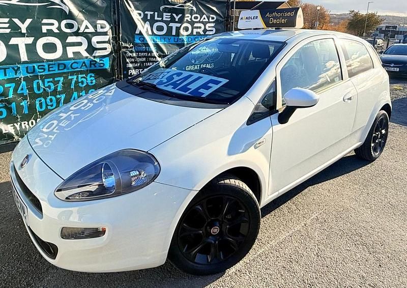 White Used 2016 Fiat Punto Easy Plus Hatchback | £3,995 (Fair price) - Image 1/4