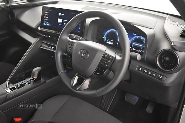 Used Toyota C-HR Design 223 HP (164 kW) 2024 Silver SUV