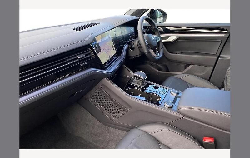 Used VW Touareg Black Edition 286 HP (210 kW) 2025 Silver SUV