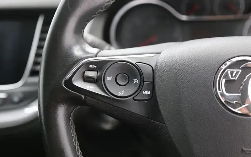 Used Vauxhall Grandland X Sport 120 HP (88 kW) 2018 Black SUV