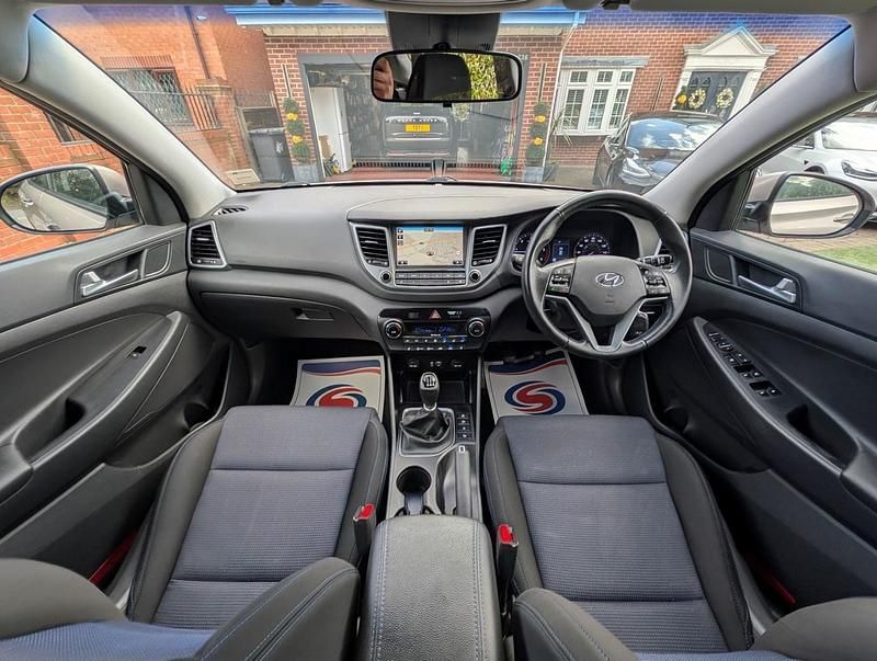 Used Hyundai Tucson SE 116 HP (85 kW) 2015 White sand SUV