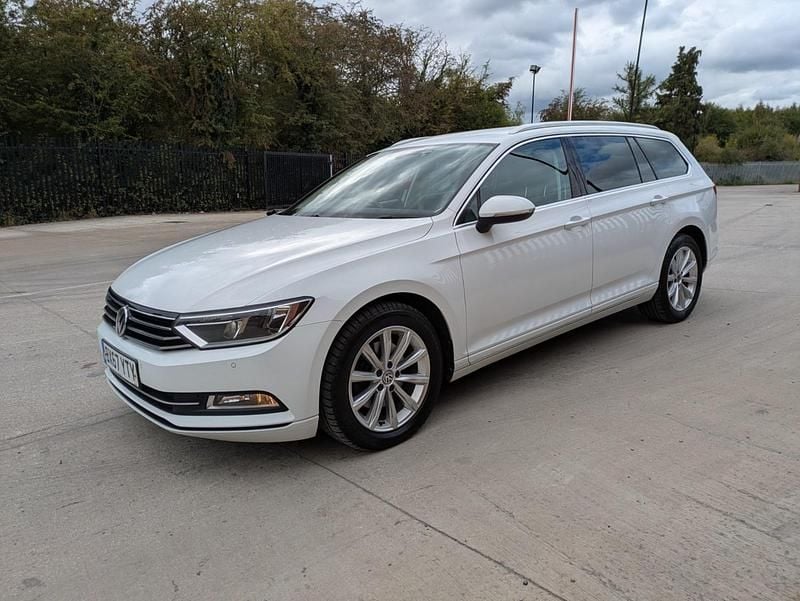 Used VW Passat Business 120 HP (88 kW) 2017 White Estate