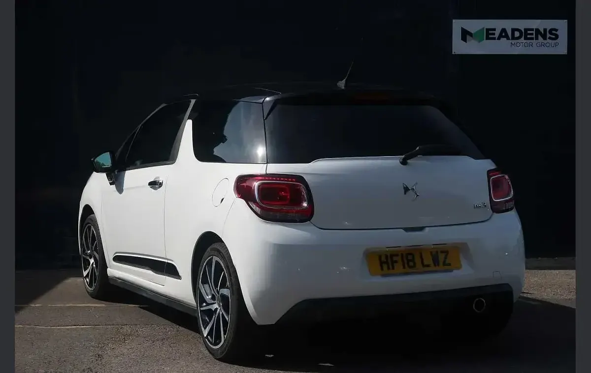 Used DS Automobiles DS3 Connected Chic 80 HP (58 kW) 2018 White Hatchback
