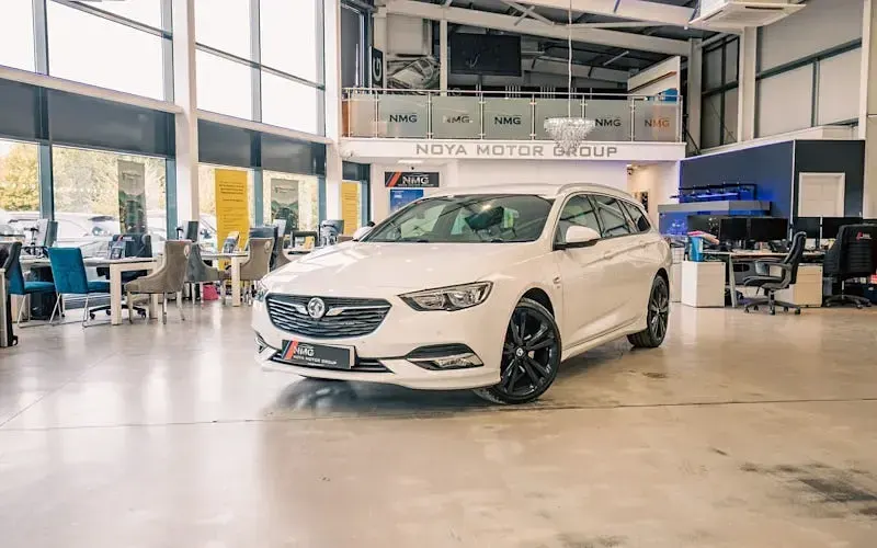 Used Vauxhall Insignia SRi 170 HP (125 kW) 2018 Estate