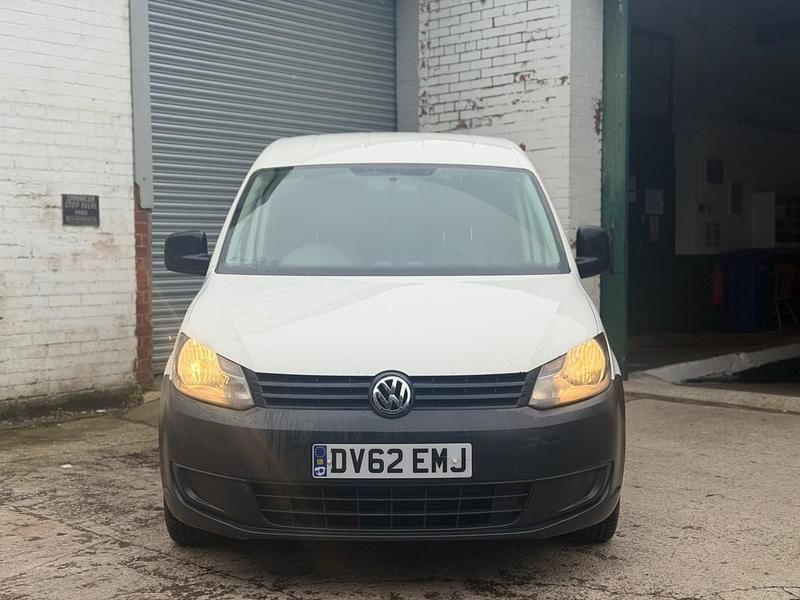 Begagnad VW Caddy 75 HK (55 kW) 2012 Vit Minibuss