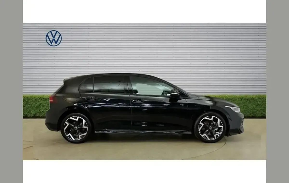 Used VW Golf VIII R-line 150 HP (110 kW) 2025 Black Hatchback