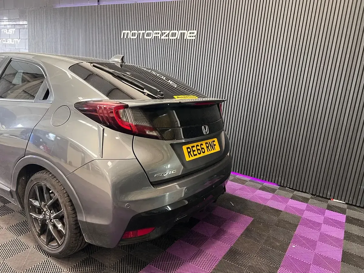 Used Honda Civic Sport 100 HP (73 kW) 2016 Silver Hatchback