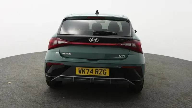 Used Hyundai i20 Ultimate 100 HP (73 kW) 2024 Green Hatchback