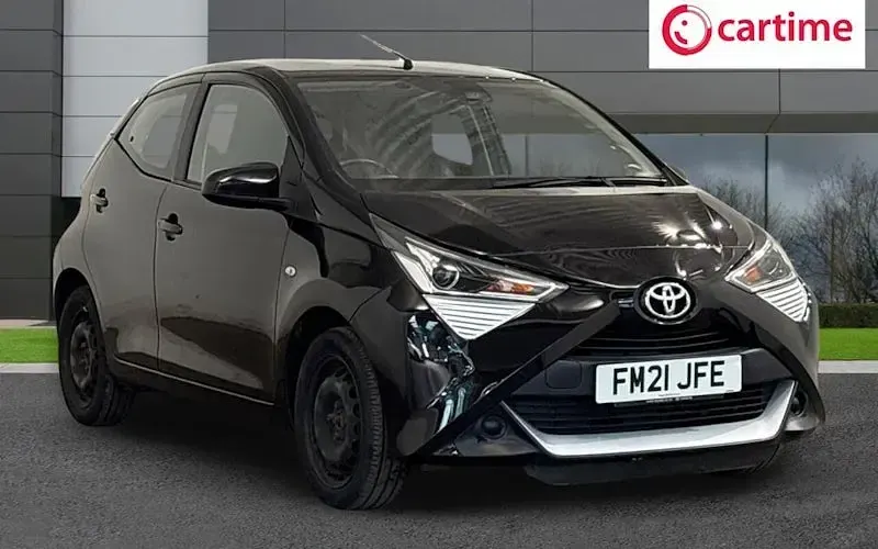 Used Toyota Aygo X-play 72 HP (52 kW) 2021 Hatchback