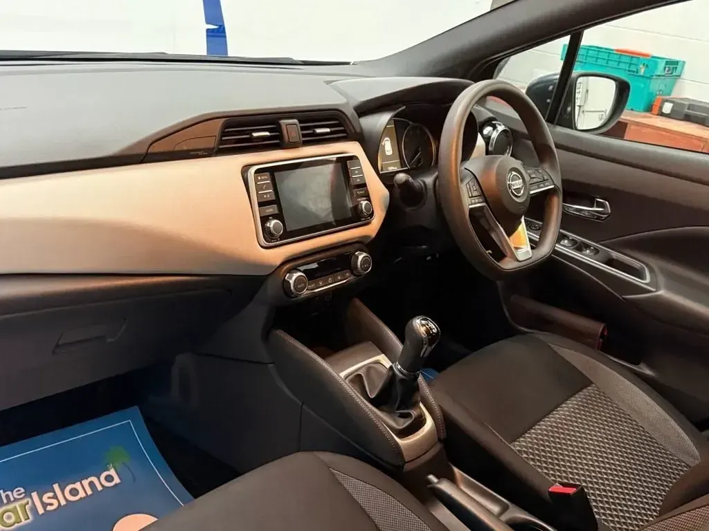 Begagnad Nissan Micra Acenta 92 HK (67 kW) 2021 Grå Halvkombi