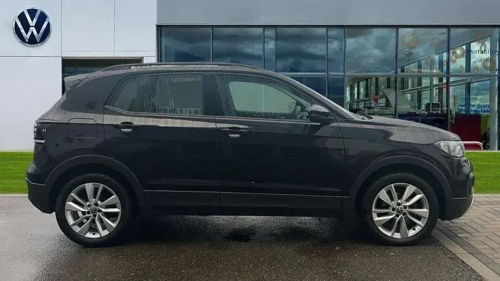 Used VW T-Cross SE 95 HP (69 kW) 2023 Deep black pearl SUV