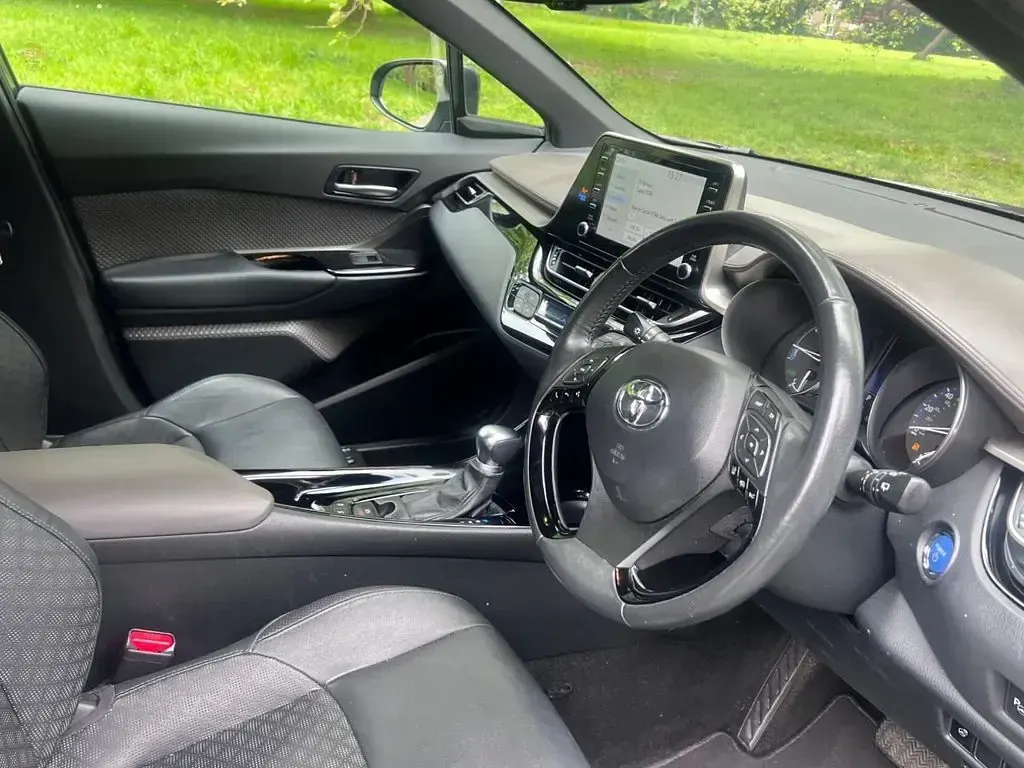 Used Toyota C-HR 122 HP (89 kW) 2020 Grey SUV