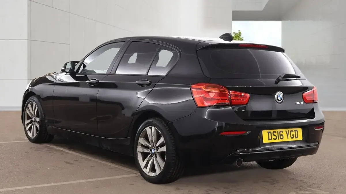 Used BMW 116 Sport Line 2016 Black Hatchback