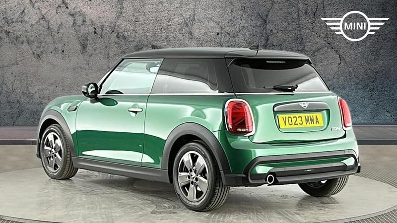 Used Mini Cooper Classic 134 HP (98 kW) 2023 Green Hatchback