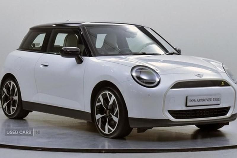 New 2025 Mini Cooper Exclusive Hatchback | £28,000 (Fair price) - Image 1/1