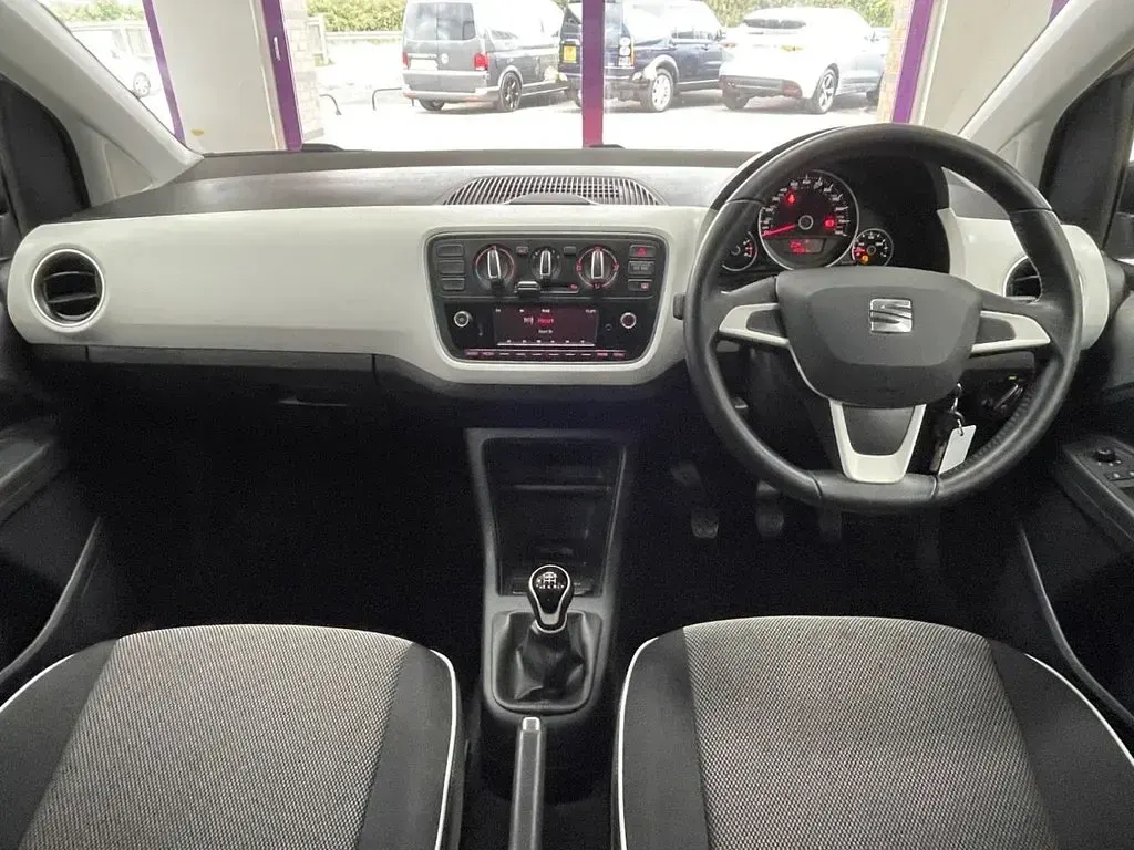 Used Seat Mii Design 75 HP (55 kW) 2016 Silver Hatchback