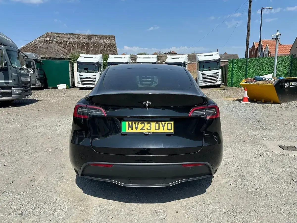 Used Tesla Model Y Long Range AWD 250 kW (340 HP) 2023 Black SUV