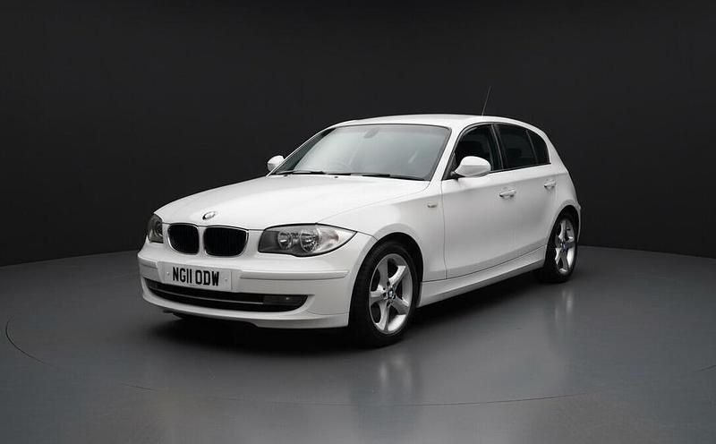 White Used 2011 BMW 118 Sport Line Hatchback | £2,995 (Fair price) - Image 1/4
