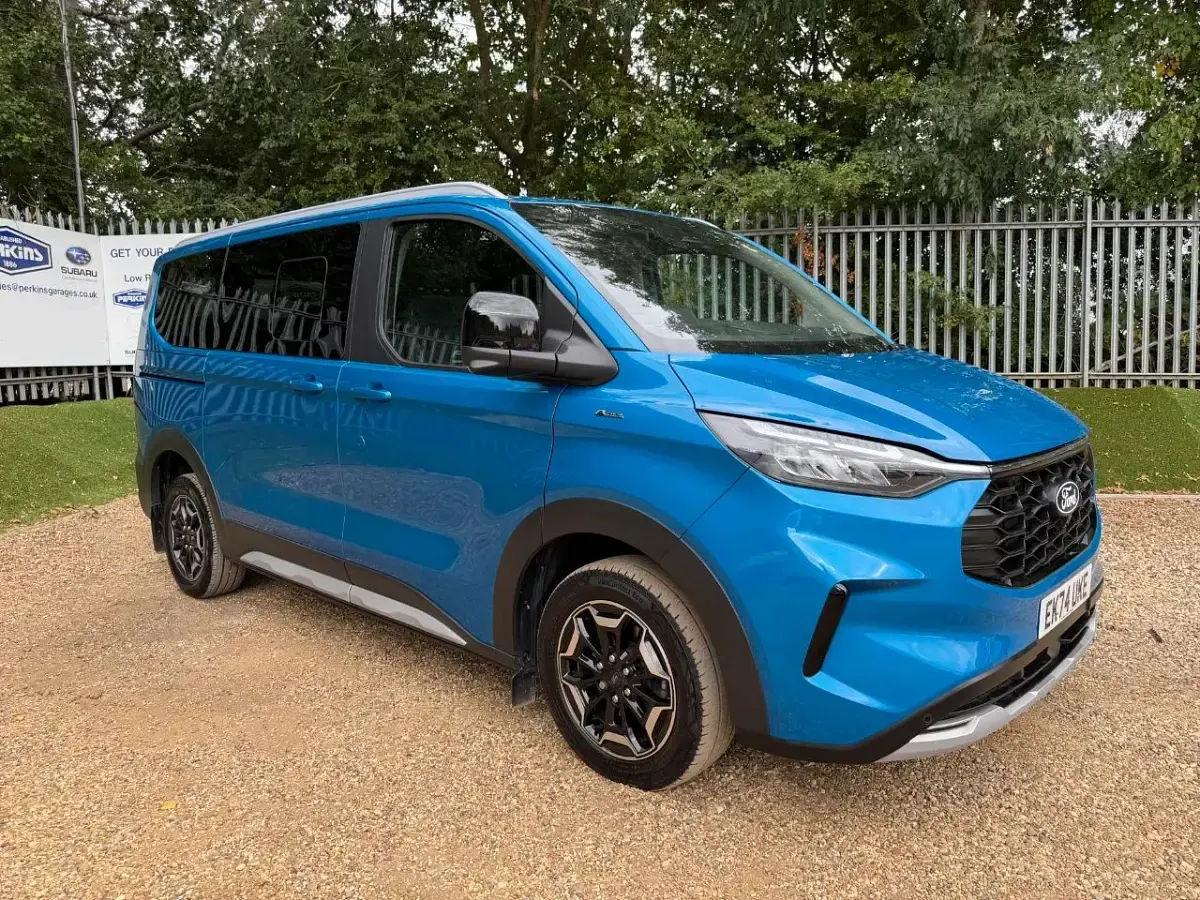 Used Ford Tourneo Custom Active 170 HP (125 kW) 2024 Blue Van