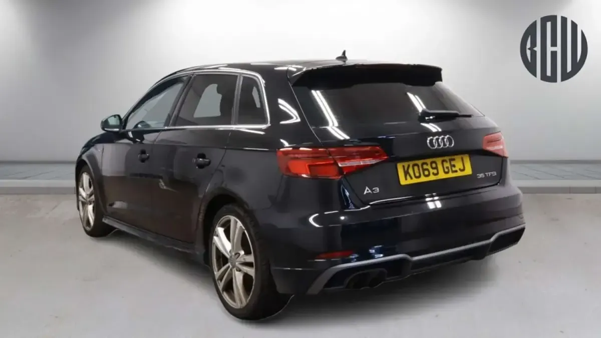 Usado Audi A3 S-Line 150 HP (110 kW) 2020 Preto Sedan