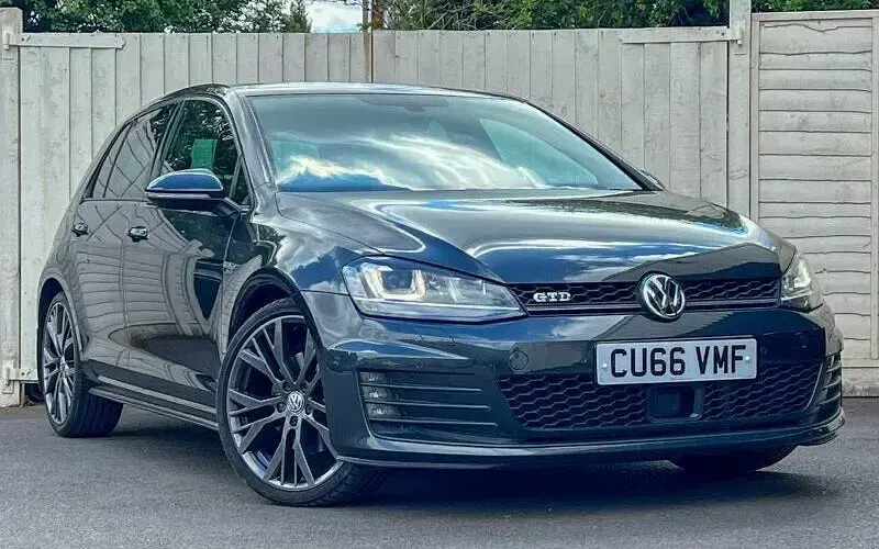 Usado VW Golf VII GTD 184 CV (135 kW) 2016 Gris Utilitario