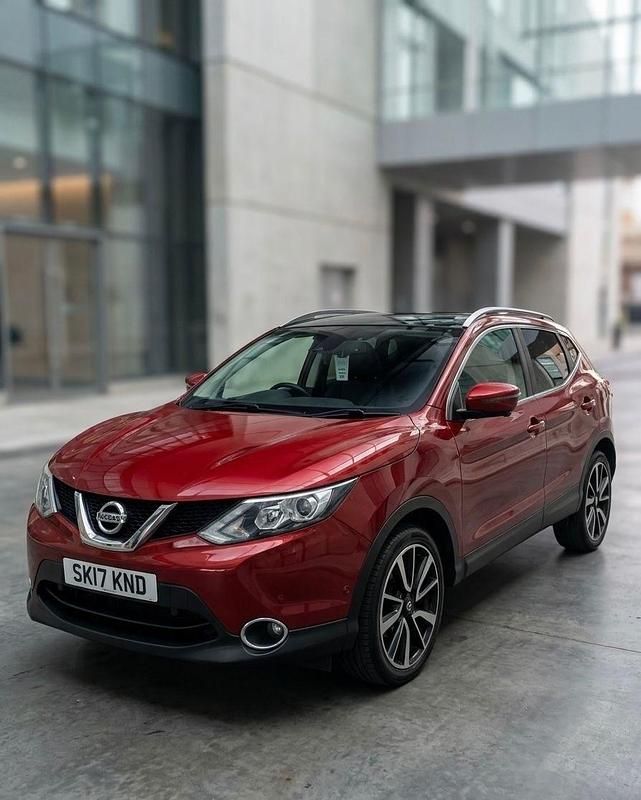 Used Nissan Qashqai Tekna 2017 Red SUV