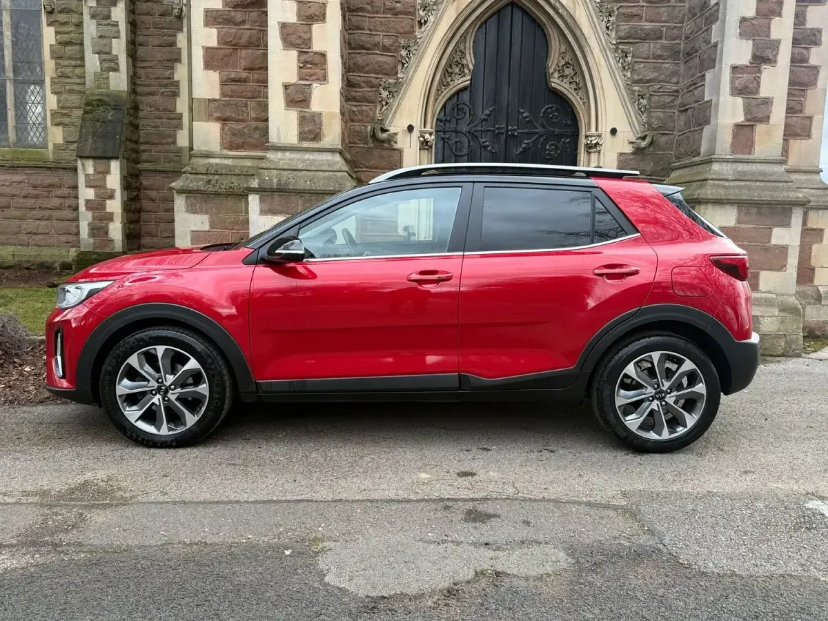 Used Kia Stonic 118 HP (86 kW) 2021 Red SUV