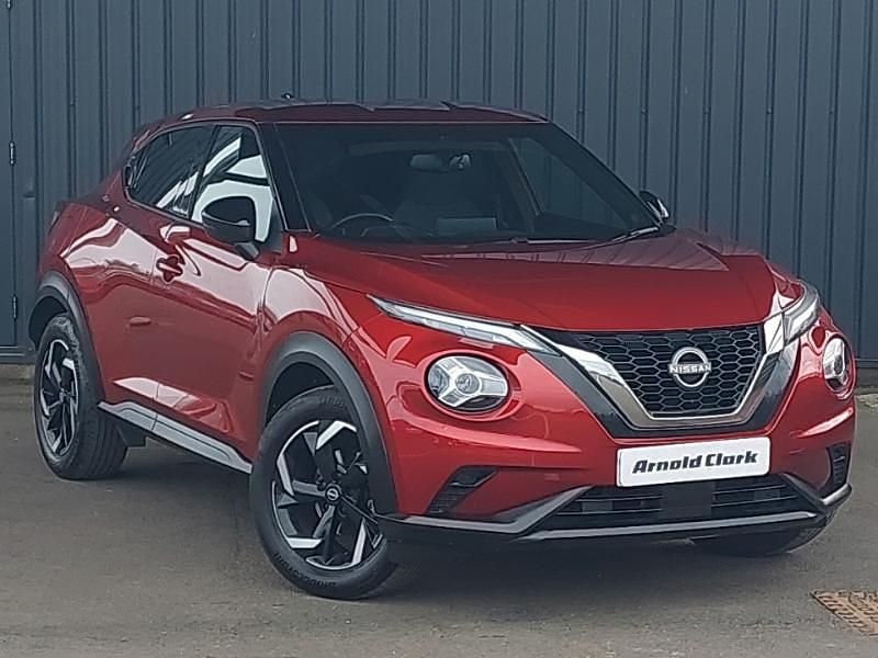 Used Nissan Juke N-Connecta 114 HP (83 kW) 2023 Red SUV
