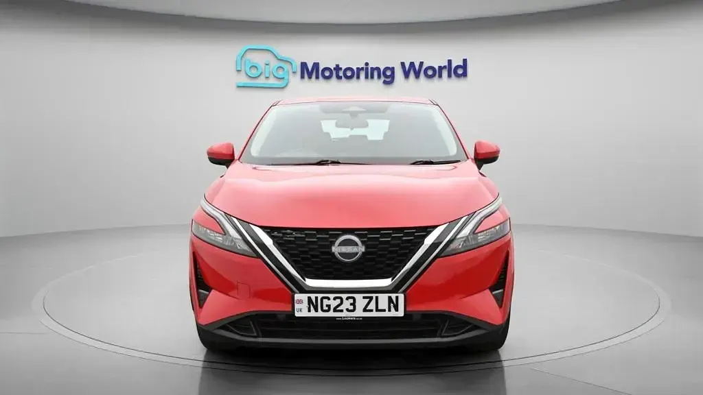 Used Nissan Qashqai Acenta Premium 140 HP (102 kW) 2023 Red SUV