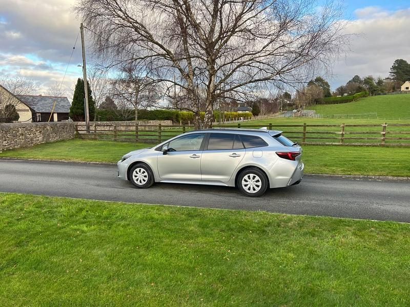 Used Toyota Corolla 140 HP (102 kW) 2024 Silver
