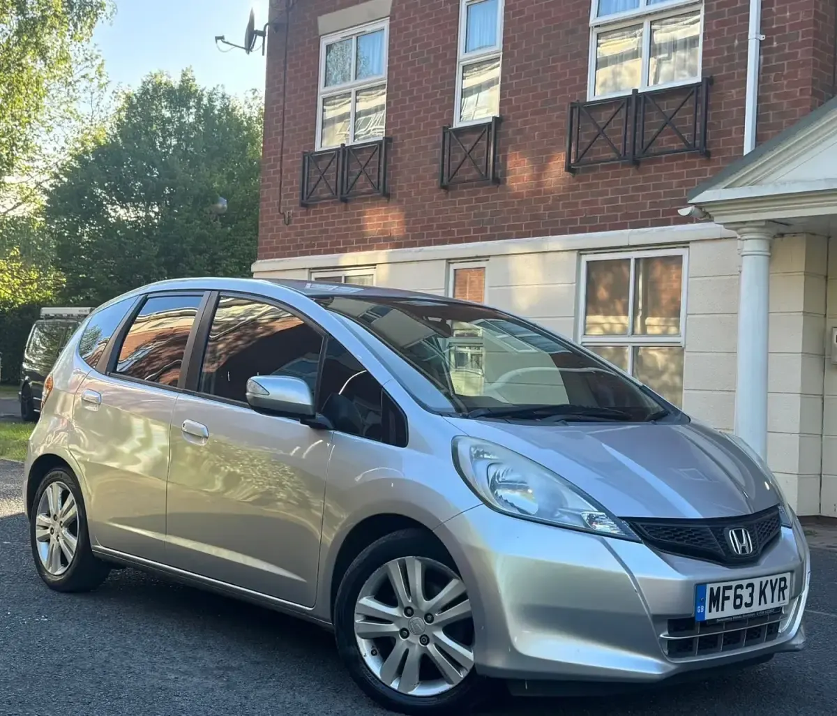 Second-hand Honda Jazz ES 99 CP (72 kW) 2013 Argintiu Hatchback