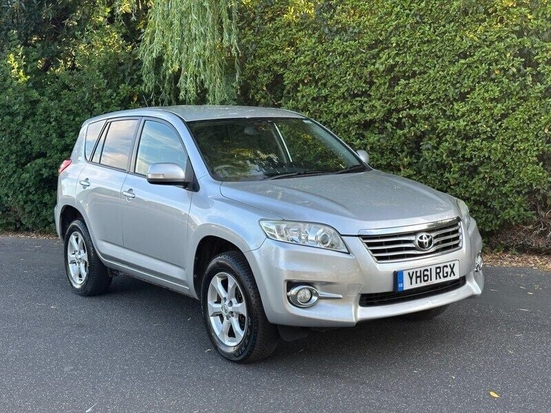 Silver Used 2011 Toyota RAV4 SUV | £3,000 (Fair price) - Image 1/4