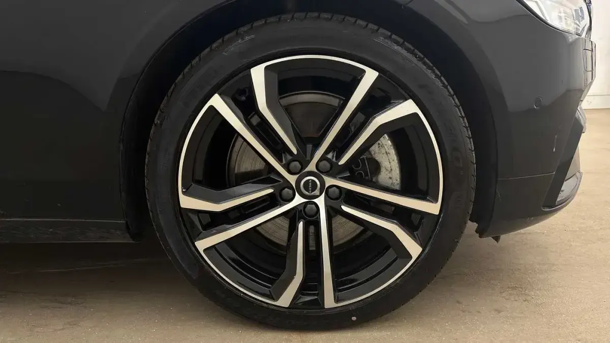 Used Volvo V90 Ultra 455 HP (334 kW) 2025 Onyx black Estate
